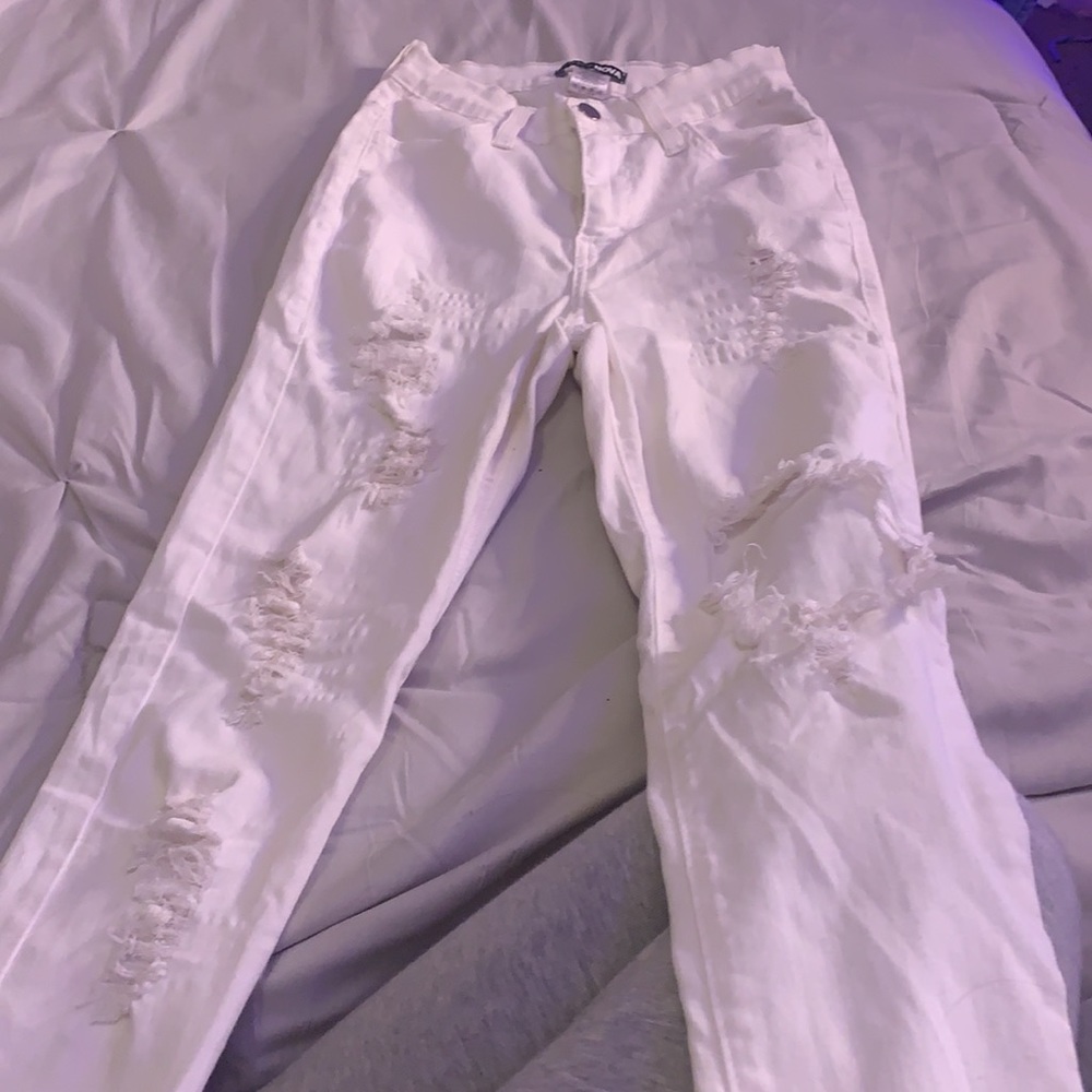 fashion nova ripped white skinny jeans